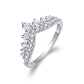 Glojewels Crown Design Elegant White Sapphire Moissanite Round Cut Silver Band Ring