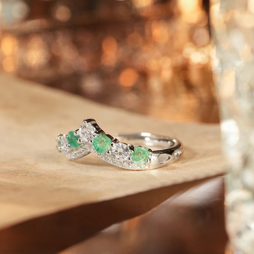 Glojewels Stunning Trio Green Natural Emerald Round Cut Silver Band Ring