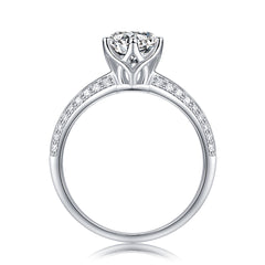 Glojewels Classic Dianty White Sapphire 1ct Moissanite Round Cut Silver Ring