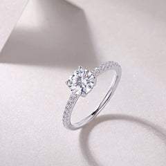 Glojewels Simple White Sapphire 1ct Moissanite Round Cut Silver Ring