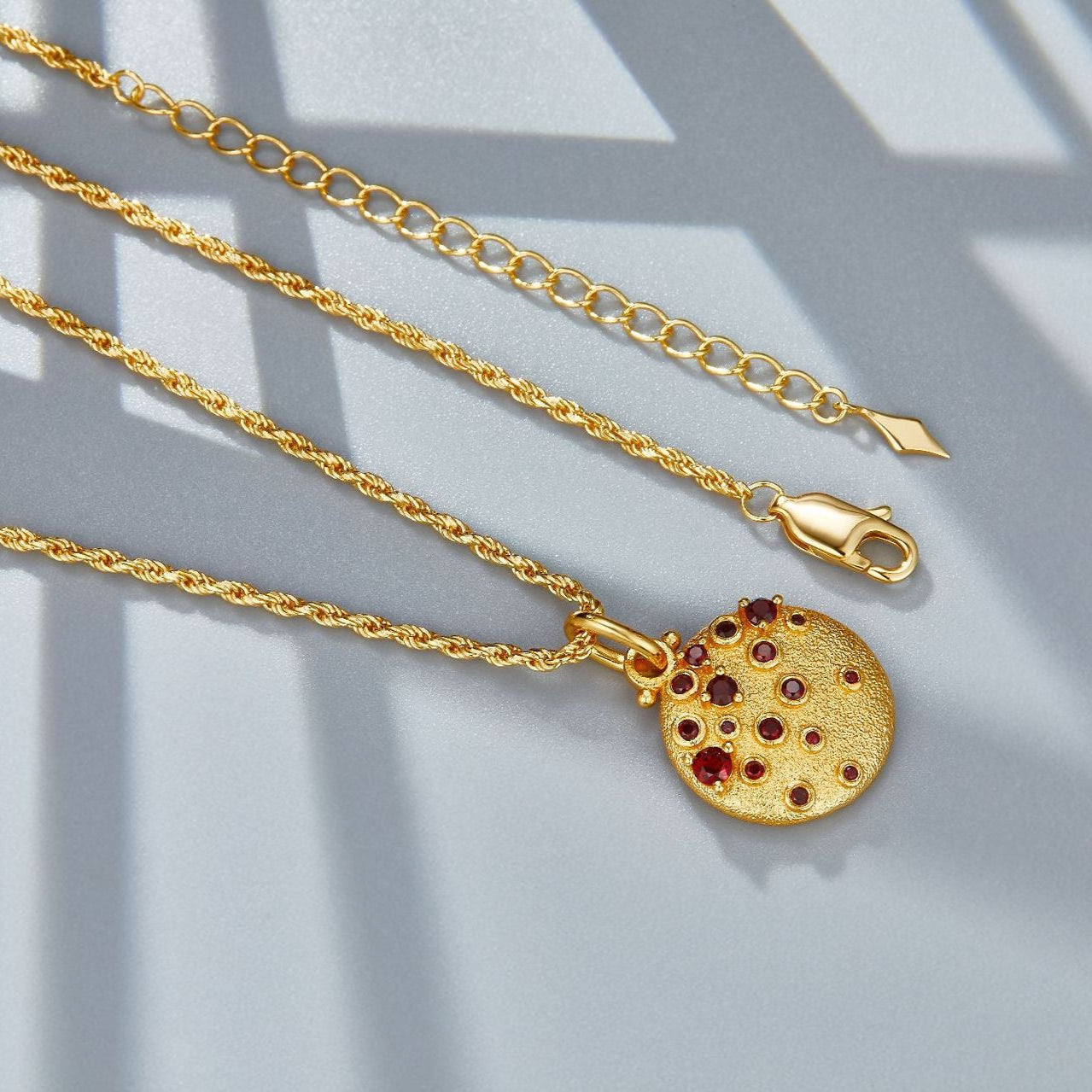Glojewels Gold Texture Design Natural Garnet Round Cut Silver Twist Chain Pendant Necklace