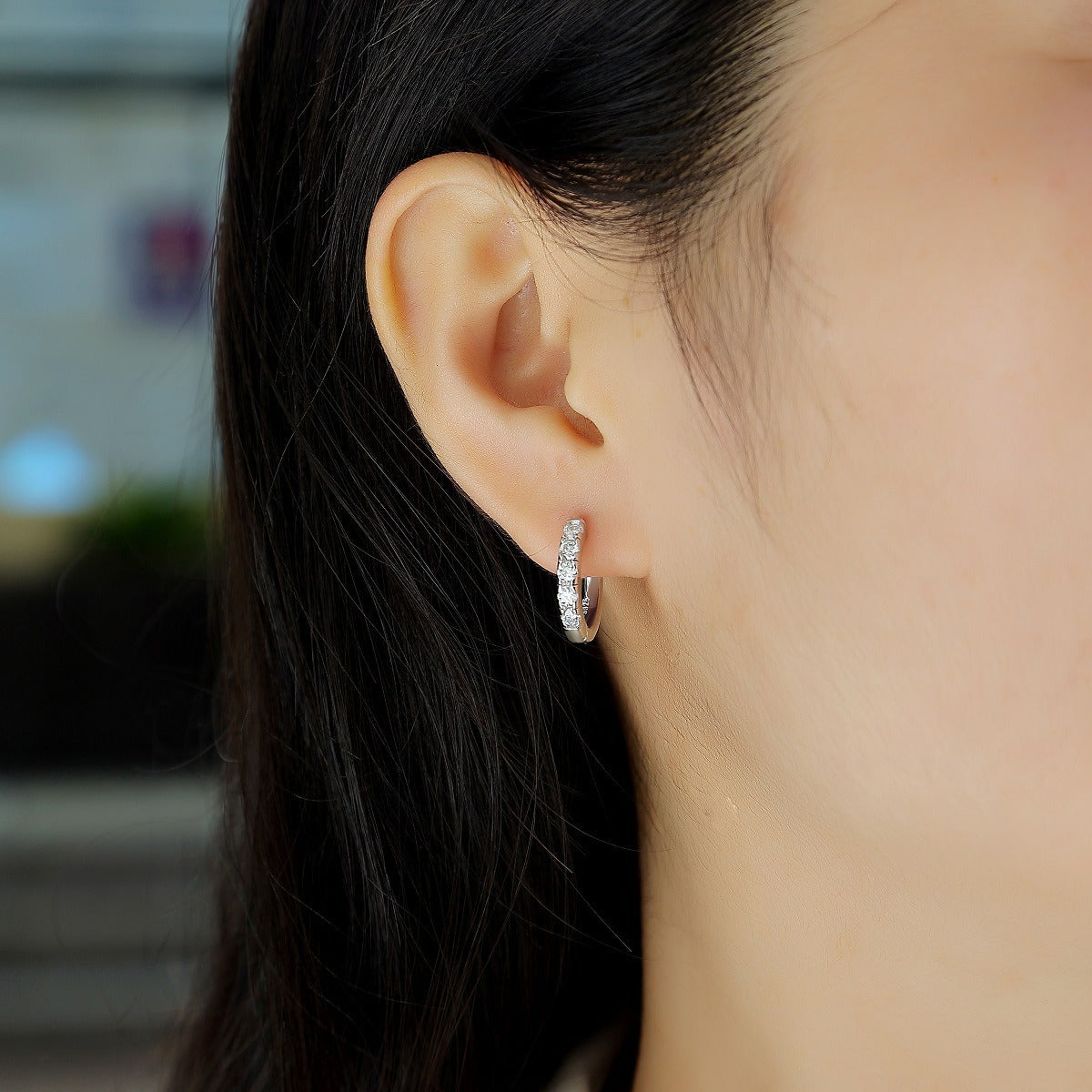 Glojewels Classic White Round Cut Moissanite Clip Earring