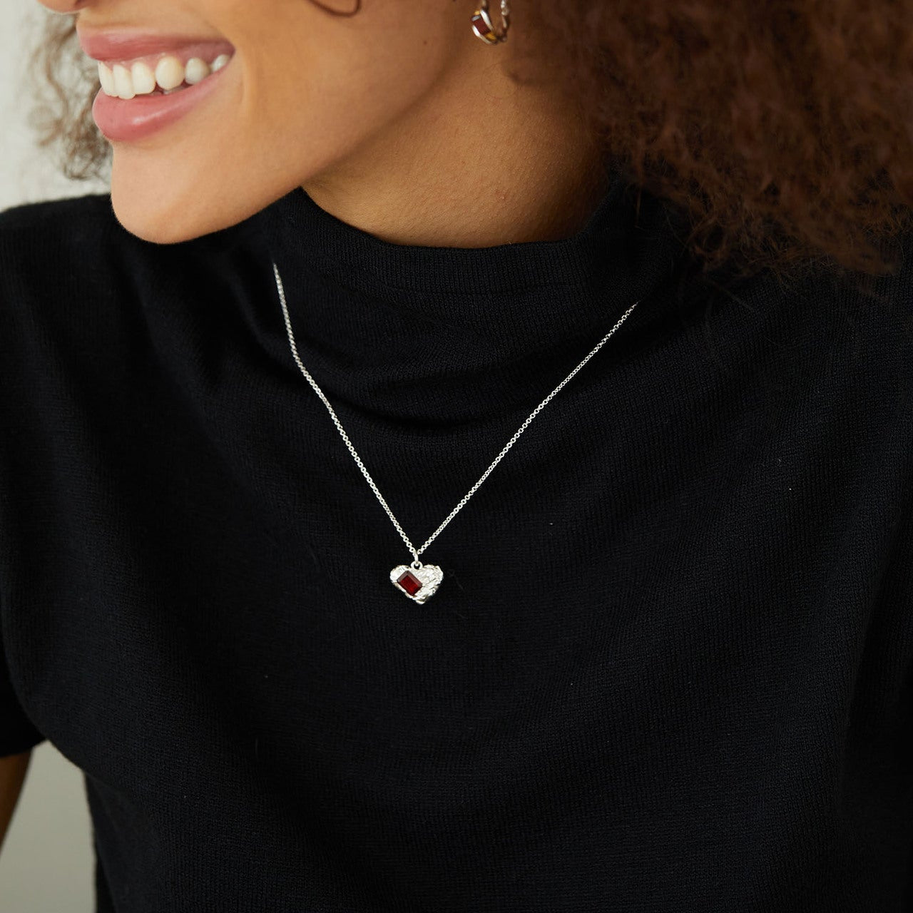 Glojewels Heart Tinfoil Texture Natural Garnet Emerald Cut Silver Pendant Necklace
