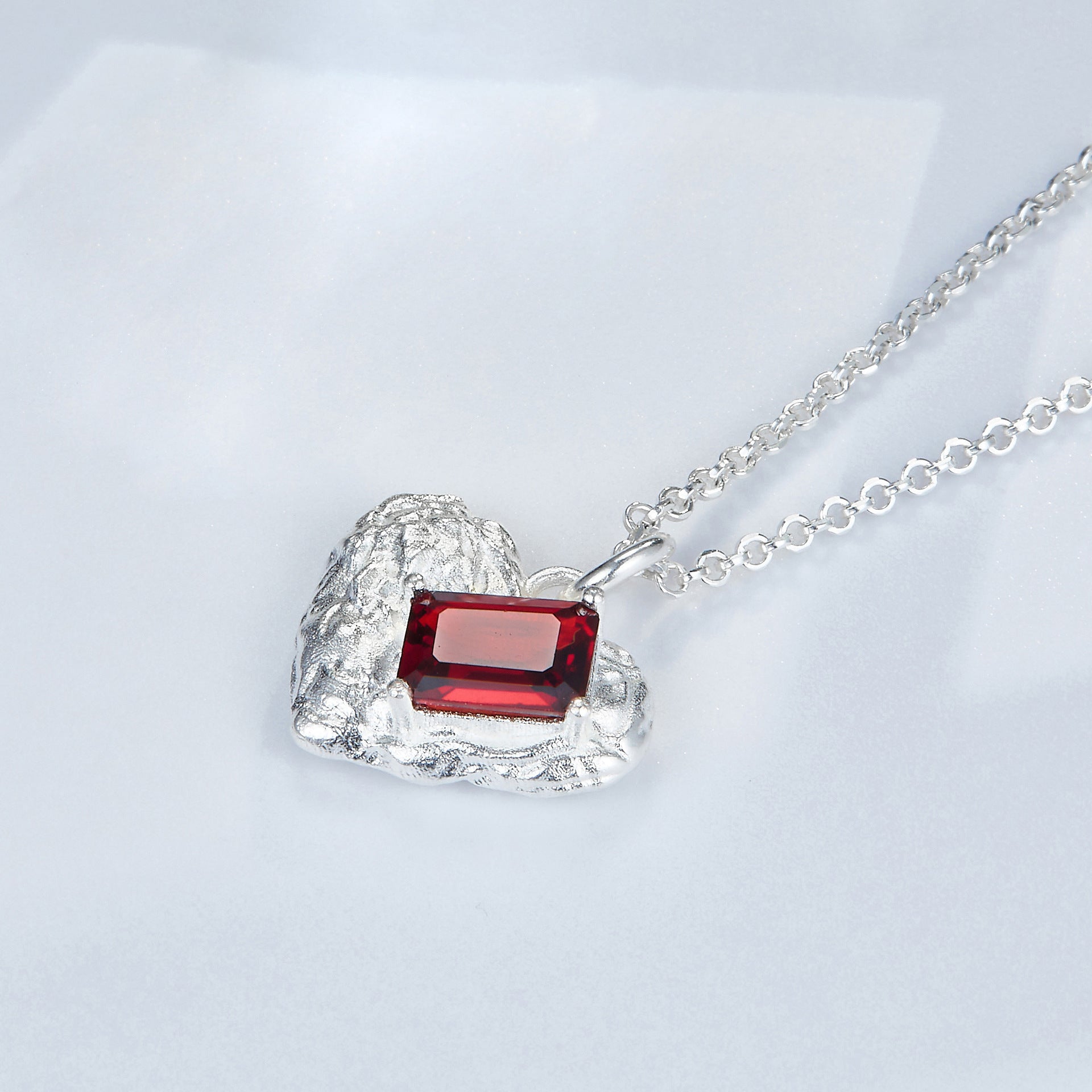 Glojewels Heart Tinfoil Texture Natural Garnet Emerald Cut Silver Pendant Necklace
