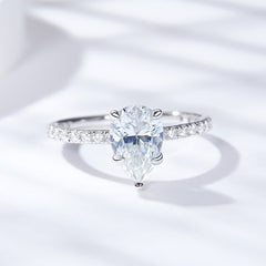 Glojewels Classical Half Eternity 1.5ct White Moissanite Pear Cut Silver Ring