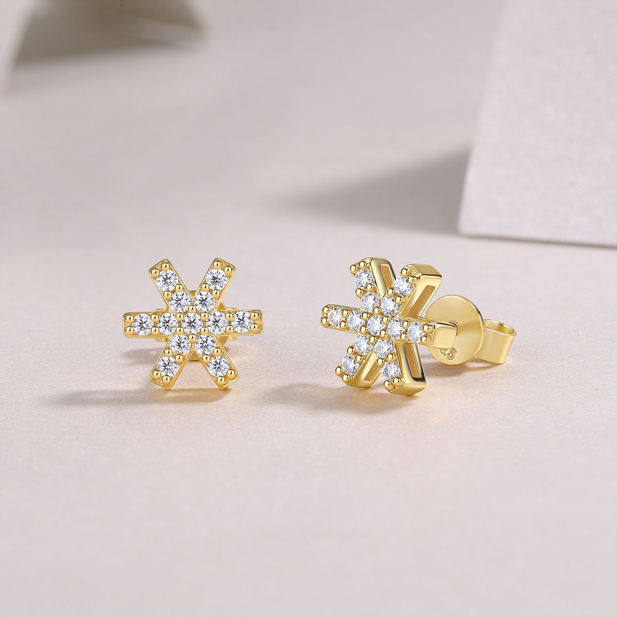Glojewels Gold Tone Christmas Snowflake White Round Cut Moissanite Stud Earring