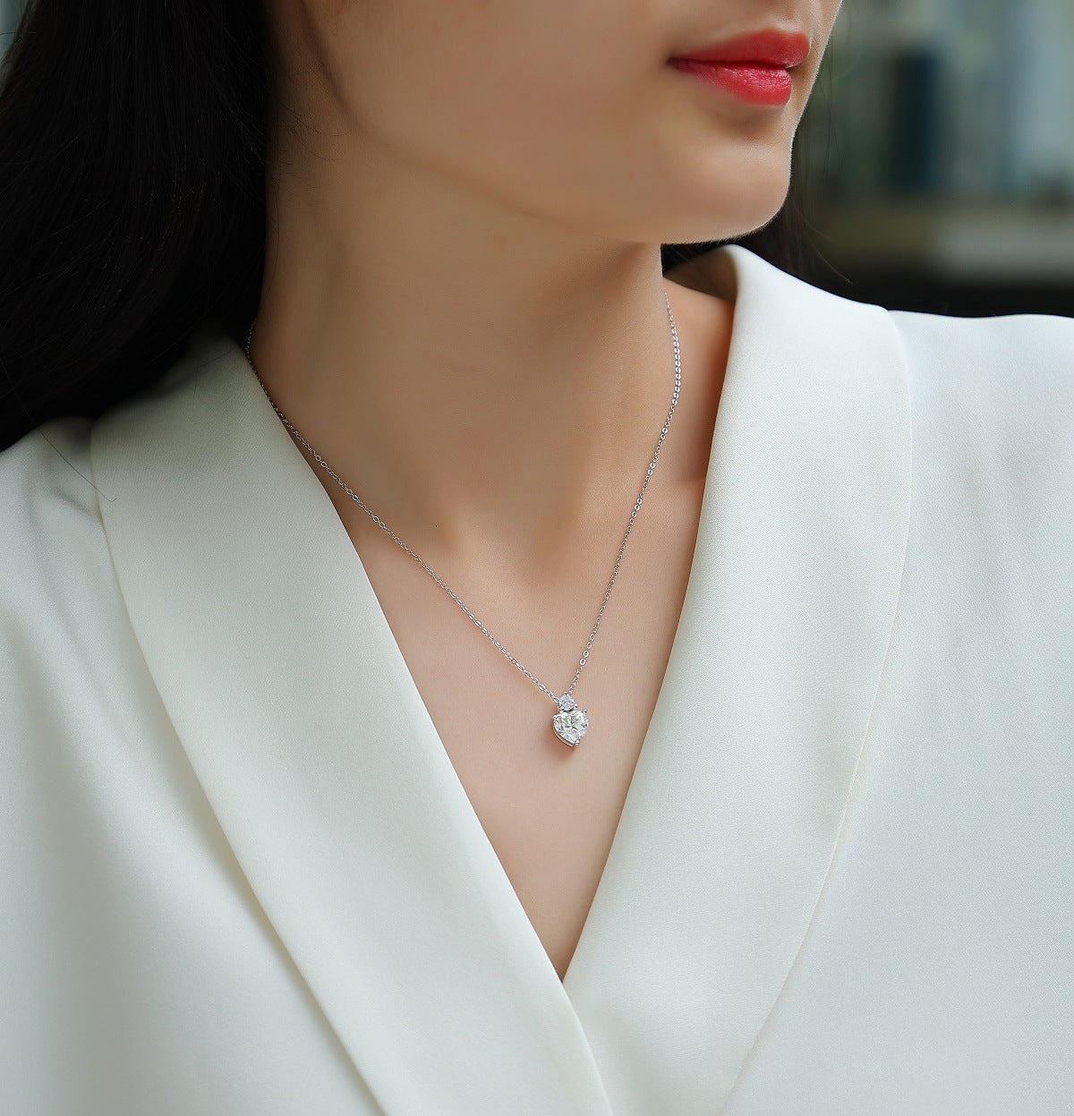 Glojewels Classical Simple White 2ct Heart Cut Moissanite Pendant Necklace