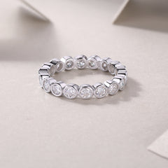 Glojewels Simple Eternity White Sapphire Moissanite Round Cut Silver Band Ring