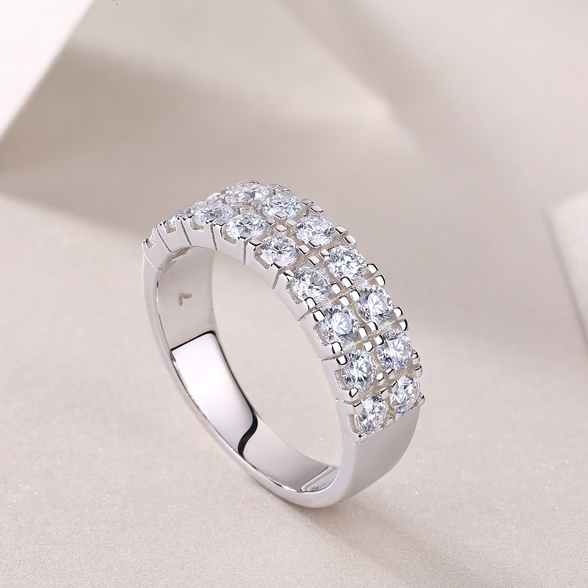 Glojewels Half-eternity 2-rows White Sapphire Moissanite Round Cut Silver Band Ring