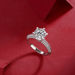 Glojewels 6-claw White Sapphire 1ct Moissanite Round Cut Silver Ring