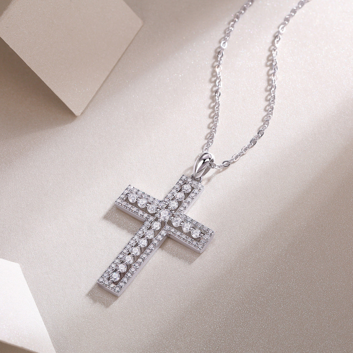 Glojewels Cross Clavicle White Round Cut Moissanite Pendant Necklace