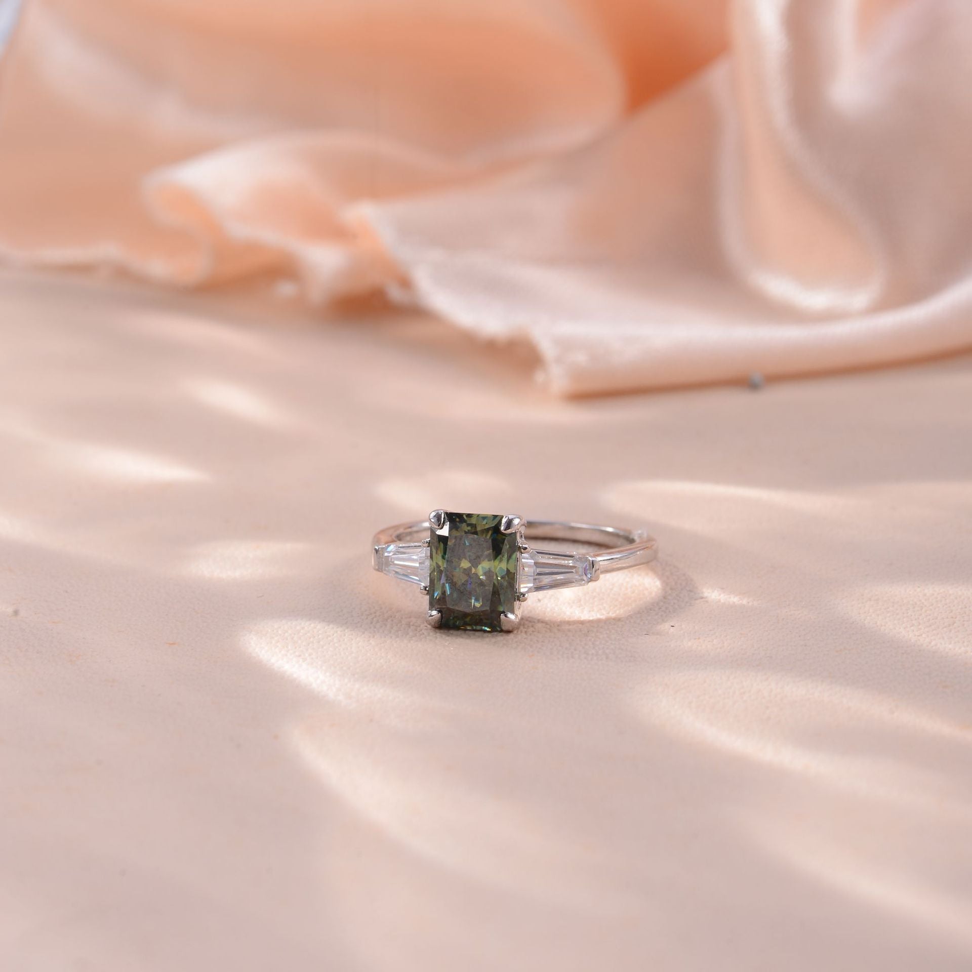 Glojewels Three Stone 2ct Green Moissanite Radiant Cut Silver Ring