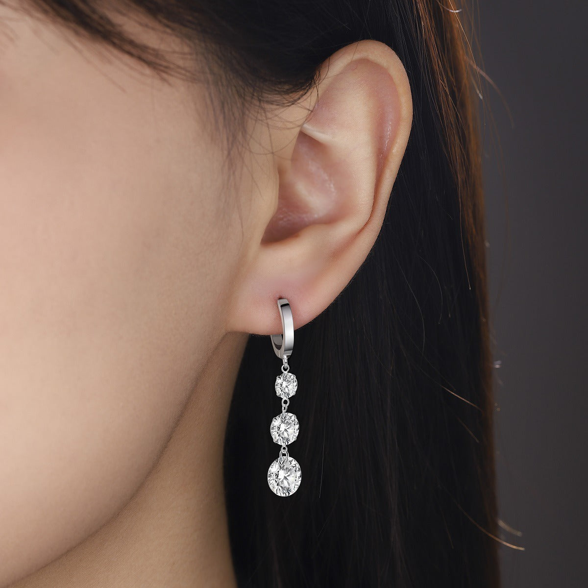 Glojewels Classic White Round Cut 3.6ctw Moissanite Drop Earring