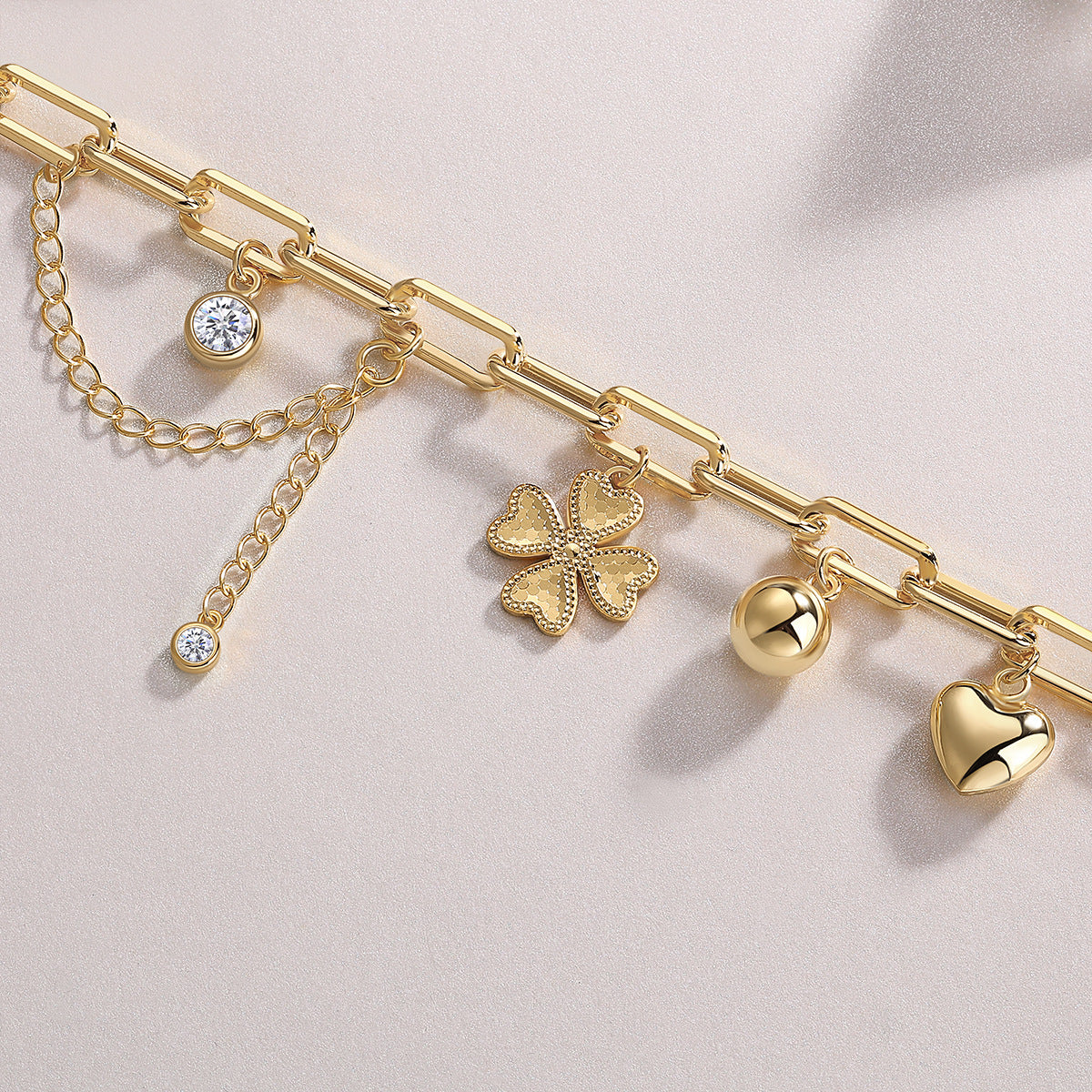 Glojewels Gold Adjustable Heart Clover White Moissanite Round Cut Silver Chain Bracelet