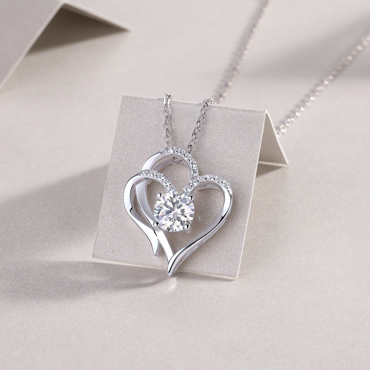 Glojewels Heart Shape White 1ct Round Cut Moissanite Pendant Necklace