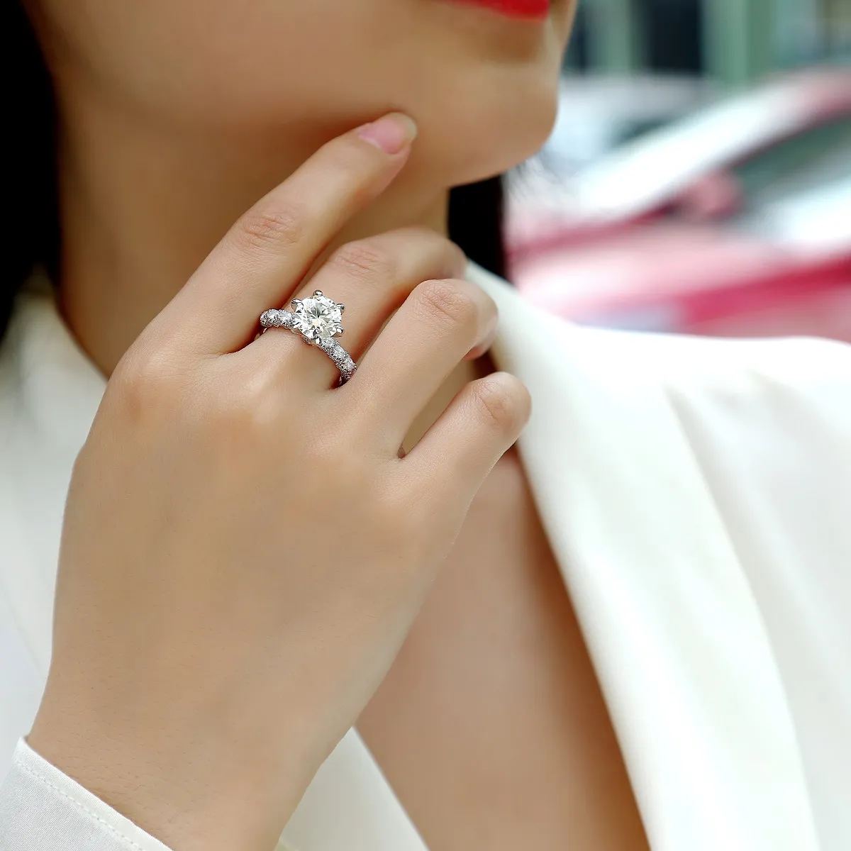 Glojewels Cathedral Elegant White Sapphire 1ct Moissanite Round Cut Silver Ring