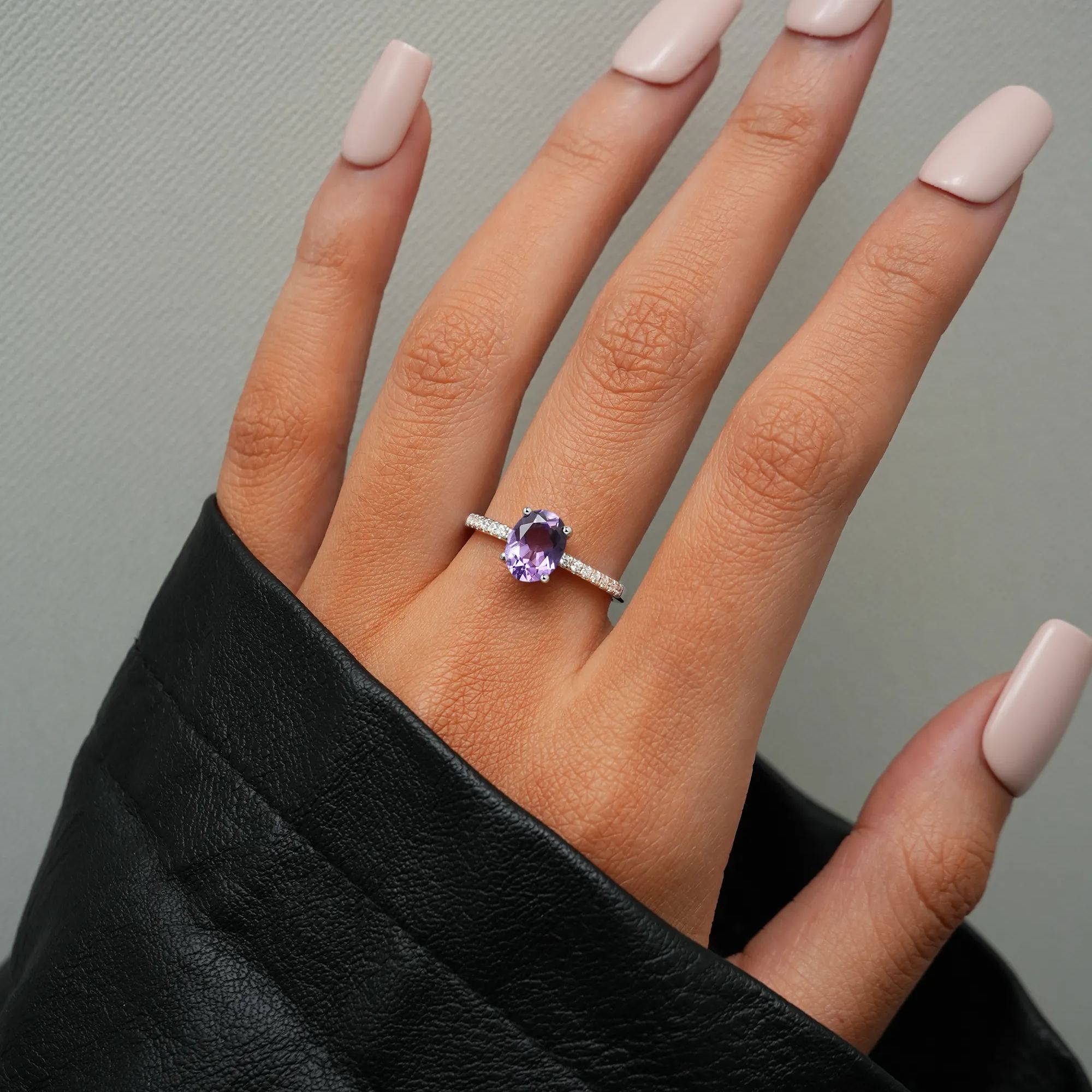 Glojewels Classical Half Eternity Natural Amethyst Oval Cut Silver Ring