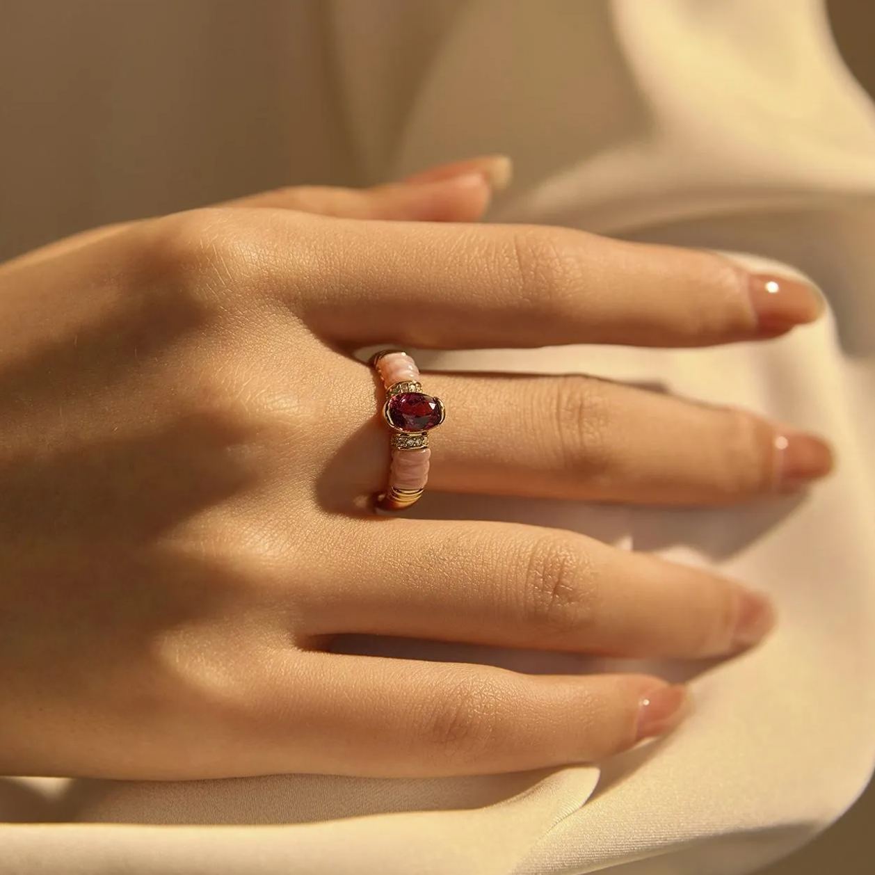 Glojewels Champagne Gold Pink Shell Natural Garnet Oval Cut Silver Ring