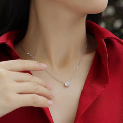 Glojewels Classical Four-Claw 1ct White Moissanite Round Cut Silver Pendant Necklace