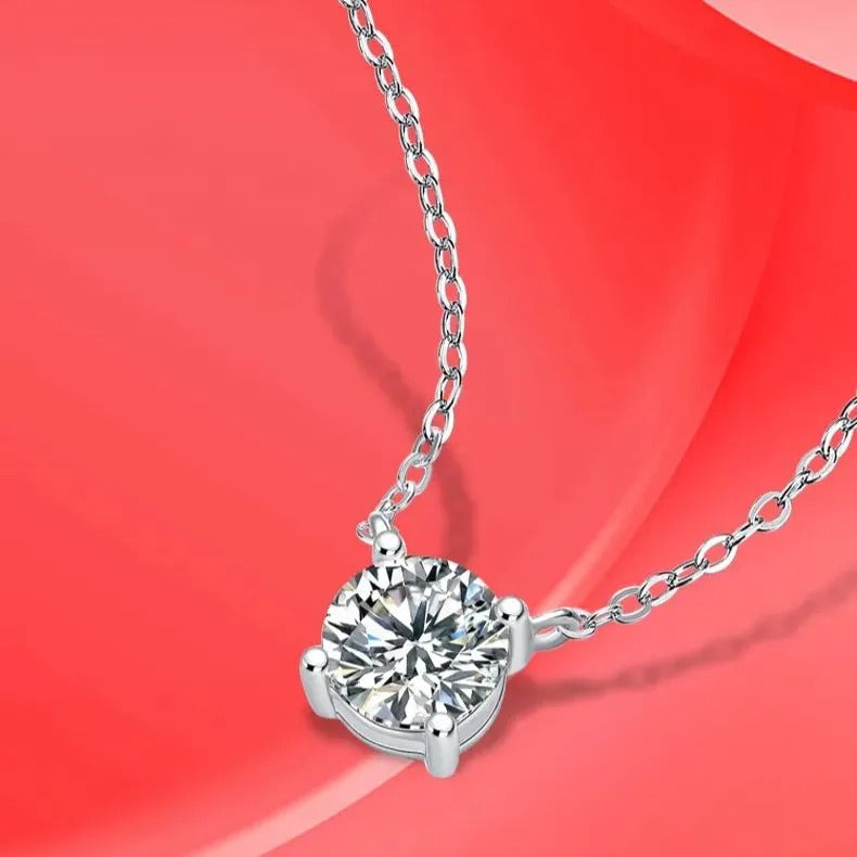 Glojewels Classical Four-Claw 1ct White Moissanite Round Cut Silver Pendant Necklace