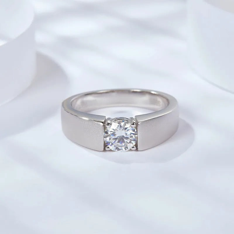 Glojewels Classical Solitaire 1ct White Moissanite Round Cut Silver Men's Ring