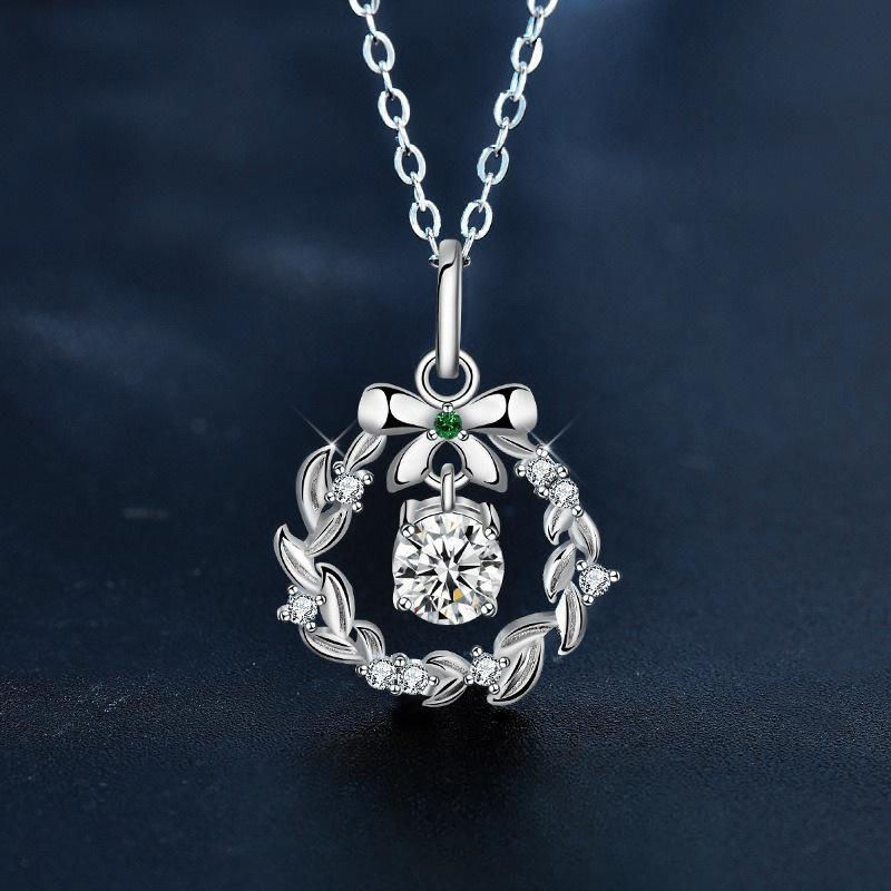 Glojewels Christmas Garland 0.5ct White Moissanite Round Cut Silver Pendant Necklace